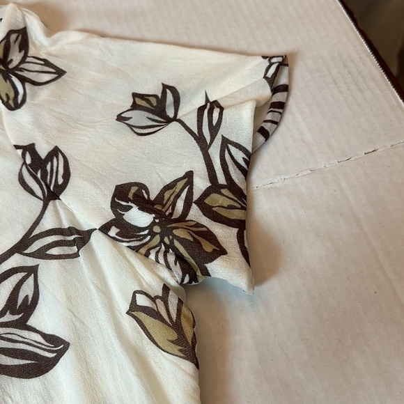 Pendleton floral neutral blouse - Picture 10 of 12